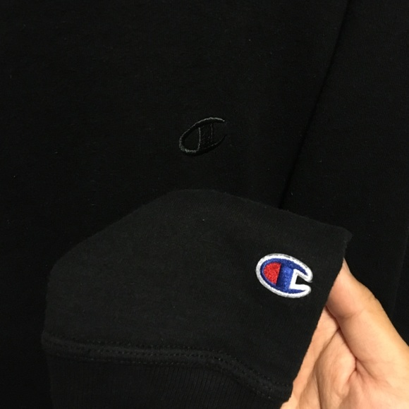 Black Champion Crewneck - Picture 2 of 3